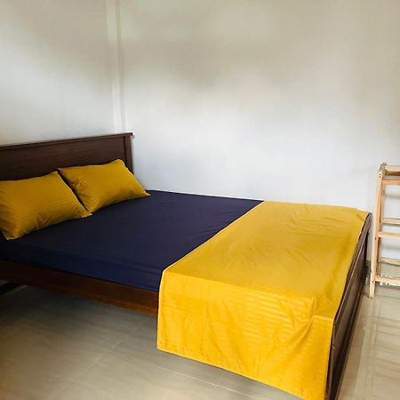 J & J Homestay Jaffna Eksteriør billede