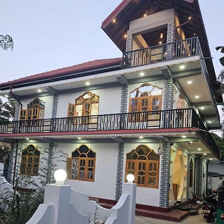 J & J Homestay Jaffna Eksteriør billede