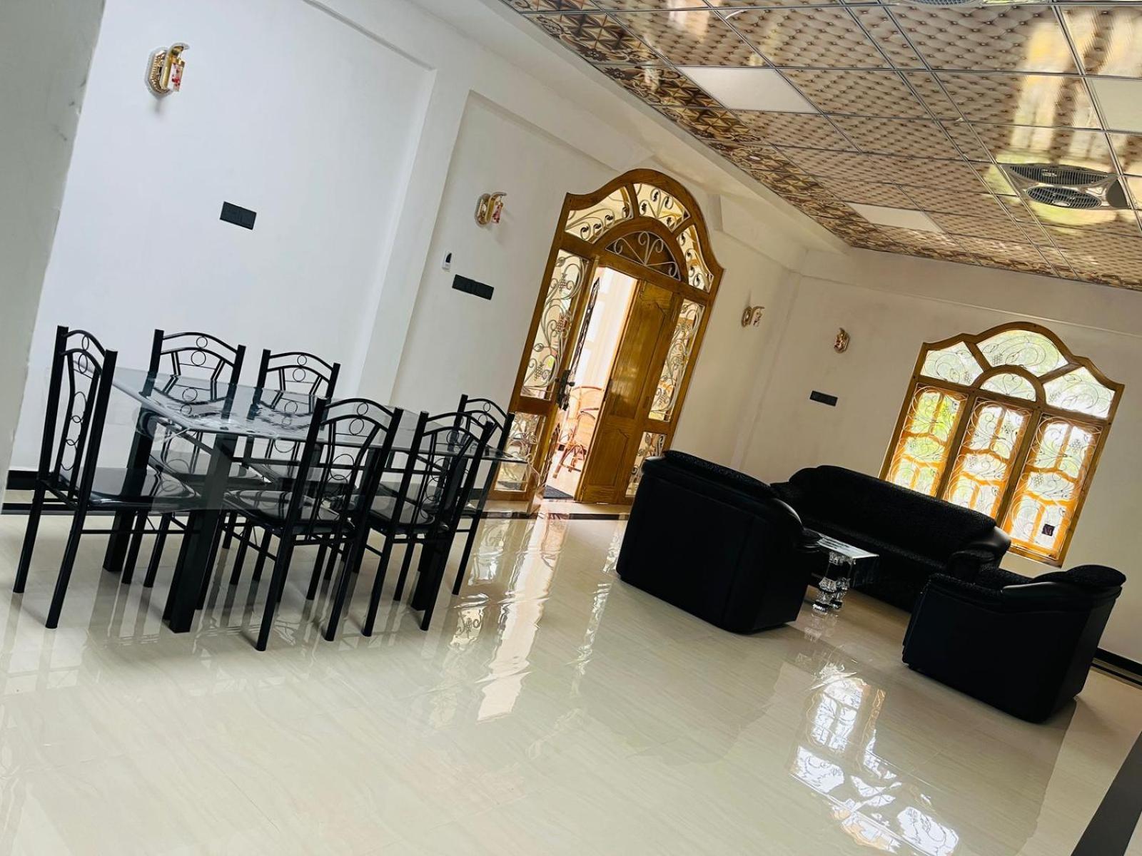 J & J Homestay Jaffna Eksteriør billede
