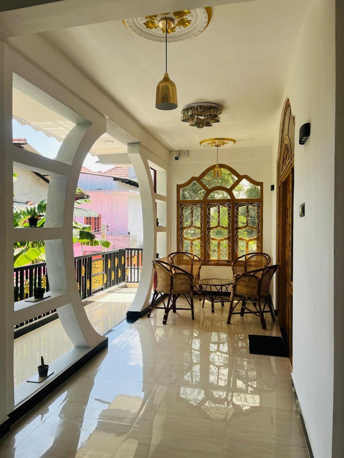 J & J Homestay Jaffna Eksteriør billede